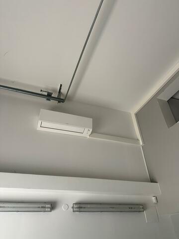 Installation d'une Climatisation DAIKIN 7,2kw perfera à Languedoc Outillage 